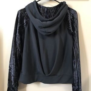 Calia by Carrie Underwood hoodie. S.